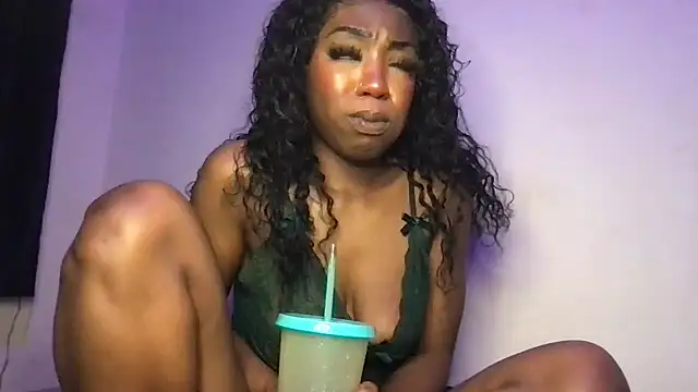 Petitesweetkay - lets take my bra off 👀👅