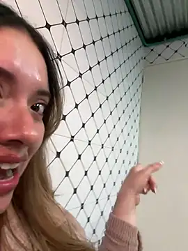Valery_mora - Suck nipples in the storepublic