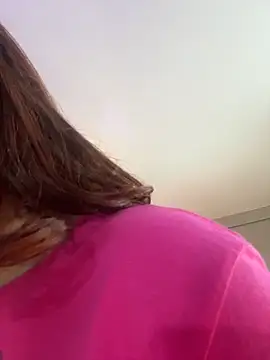 Ambar_Mancinii - A blowjob and a handjob for your cock.🥒