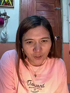 Ur_YuSra - Tip to tease me,til off panty and play😍