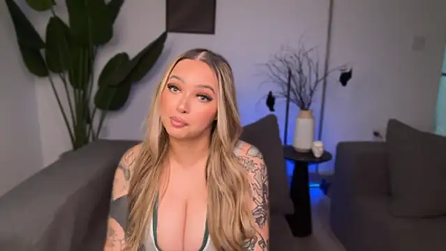 Itskathrinerose - Oil my big tits and ass 💦