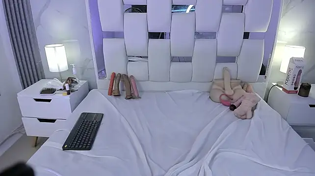 AngelaBeker_