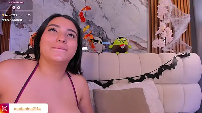 Madeleine2112 - Madeleine suck Tits Fulll milk x5min