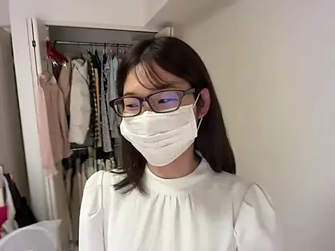 Tsumugi_tsumu - 谷間チラ見せ❤︎