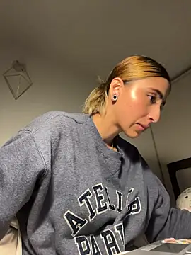 Ameellie - TOPLESSS+OIL IN BOOBS
