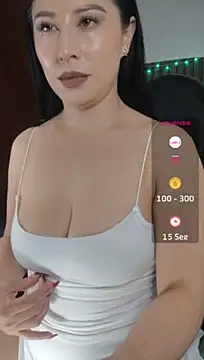 Emma_Hotkiss - sticking fingers in the pussy