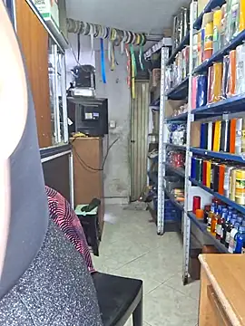 Isa_bella95 - Squirt in shop