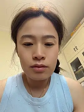 Saozi666 - 完成目标可选：挤奶水、口交黑鸡吧、黑鸡吧蹭B、双插票、喷水票、小粉M腿、骑乘视角