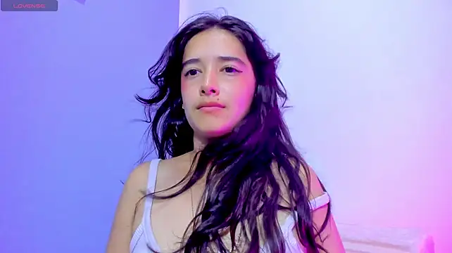 Ivy_petit - rubs pussy over panty