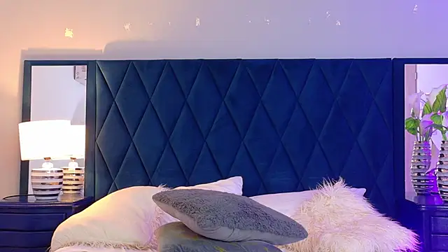 Margaret_Saunders - flash boobs +control 1 minute
