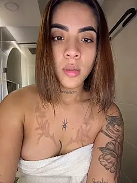 Maryybellax - Sloopy blowjob on shower CTRL5min