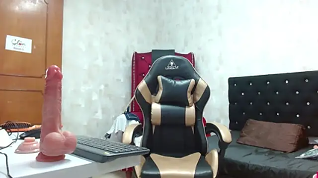 SelinaRussell - bouncing boobs + spanking x5