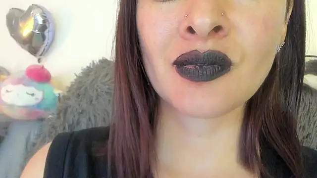 Queen_fetish - LICK DILDO