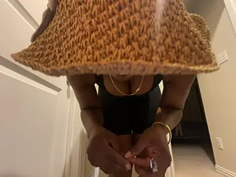 Wynterheat - Pussy Play | 2 tokens or more
