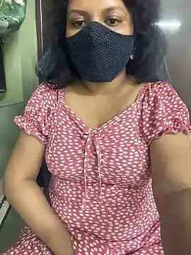 Tamil_Azhagie - 10mins apply oil in boobs