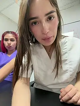 Sweet_Milaa1 - LESBIAN SHOW WITH A STRANGER PUBLIC 👀