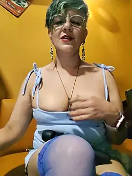 Illona71 - flash ass