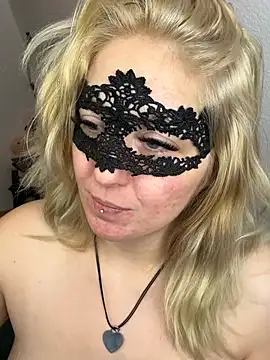 -CurvySecret- - 💦Put on a Choker