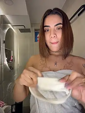 Maryybellax - Sloopy blowjob on shower CTRL5min