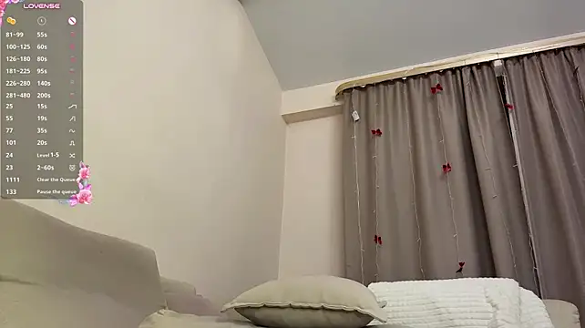 FruityXo - ice play on my hot boobies ><