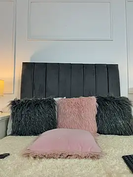 MadisonWilde - enjoy my naked body
