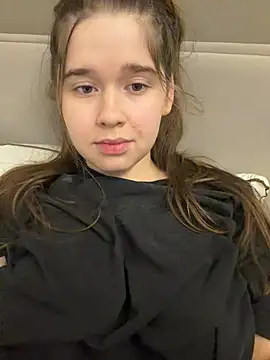 HornyGirlH - SHOW PUSSY