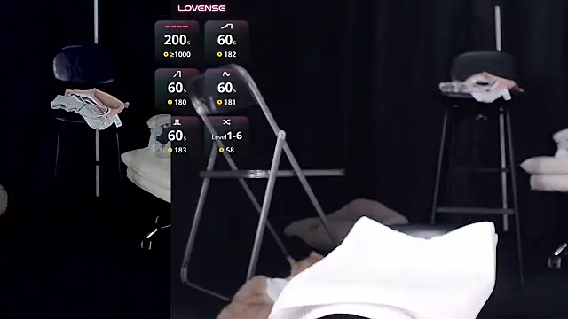 LOVEQQ6 - 脱光光直播10分钟