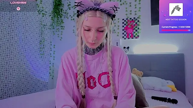 LilithPoison - Nipples in a vice