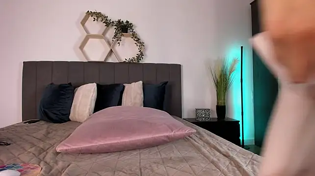 Rai_Raisa - PLAY WITH PUSSY, I WANT TO CUM WITH YOU!