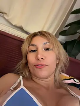 Suyneslii - Boobs Flash