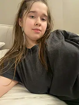 HornyGirlH - SHOW PUSSY