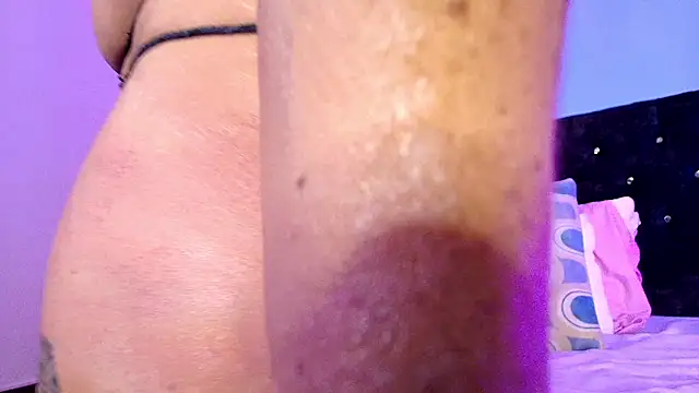 Chanel_Morgaan - SHOW OILED ASS + CLOSE UP