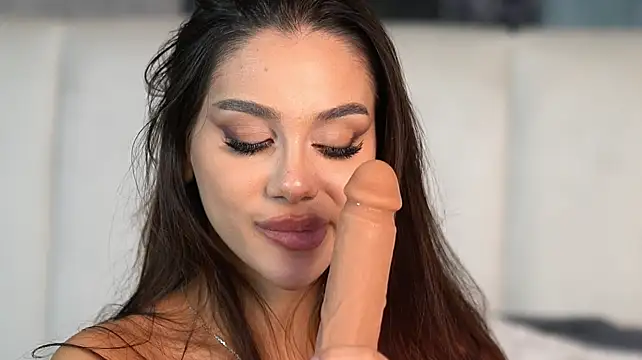 NinaSolle - keep the pleasure coming