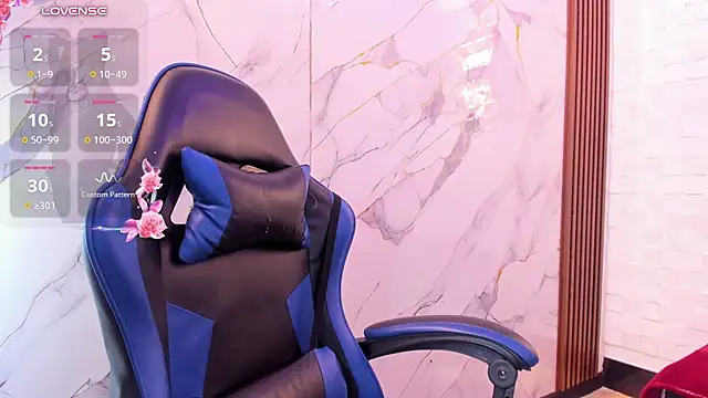Susan_mooree - show tits