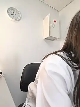 Nikky_Rose_ - 1 finger in my ass +5 spank ass😋😋😋
