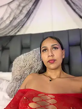 MiilaBlake - DOGGY STYLE FINGERING REALLY DEEP