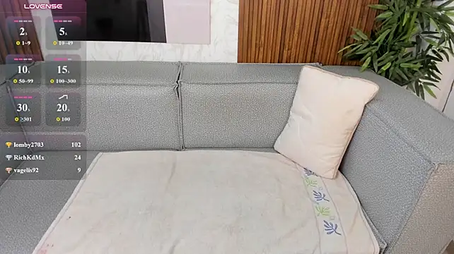 ZaynaSecret - spanks my ass