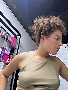 Ariferrero - lingerie in the store