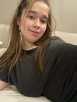 HornyGirlH - SHOW PUSSY