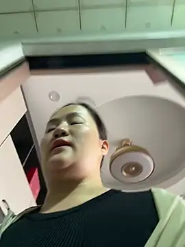 Amy1688 - 户外脱内裤M腿表演