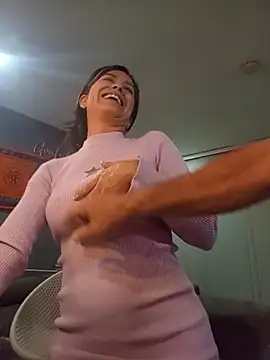 Sahana_Ashiika - Extraño mirando