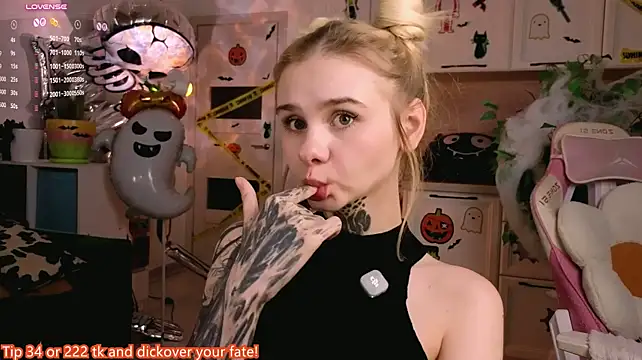 Britney_Lynch - touch pussy in doggy style