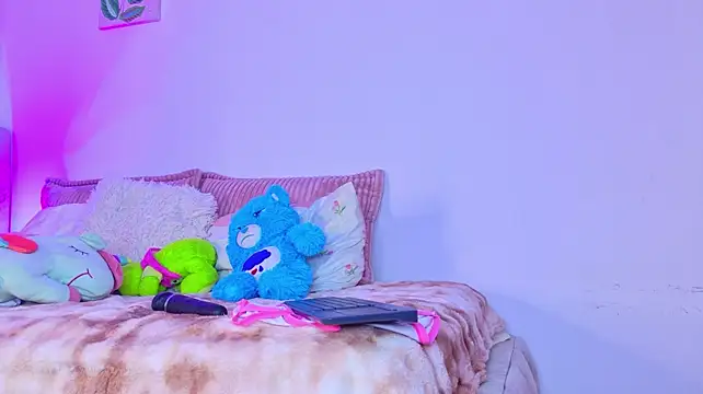 Lila_Sweett18 - ONE FINGER IN ASS+1m control toy 👈🏻🍑