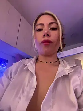 Ammy_Castro - Ride dildo / cowgirl🍑