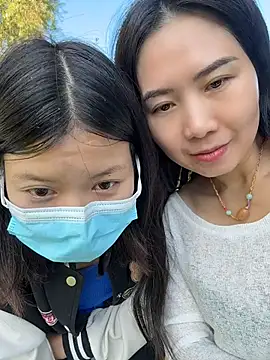 Xixi2881 - 看女儿bb