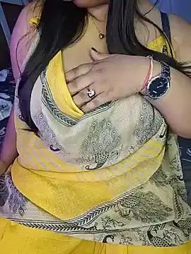 Curvy_Pooja