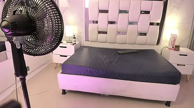 AngelaBeker_