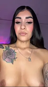 Haailey - Plug anal
