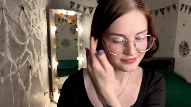 FakeLamb - fingers in pussy