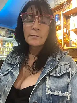 _Pamela04 - Fuck pussy with a bottle of beer in bar